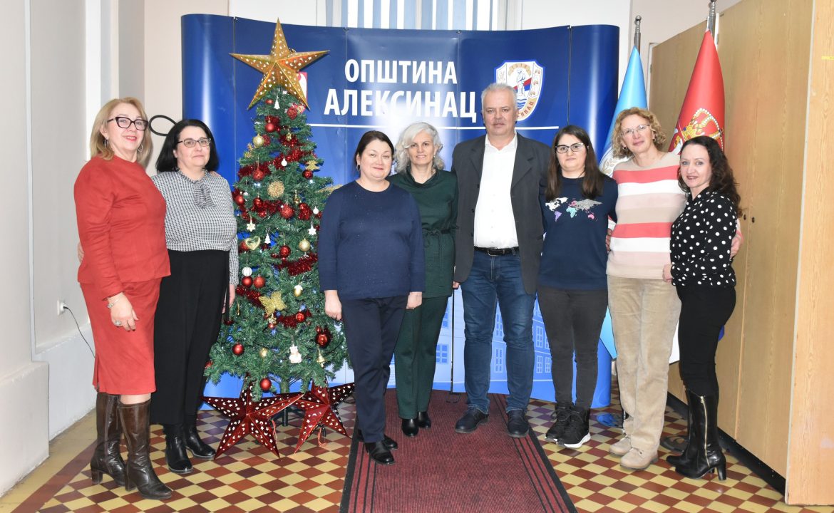 ДОДЕЉЕНА ПРИЗНАЊА НАЈБОЉИМ ЗДРАВСТВЕНИМ РАДНИЦИМА У АЛЕКСИНЦУ