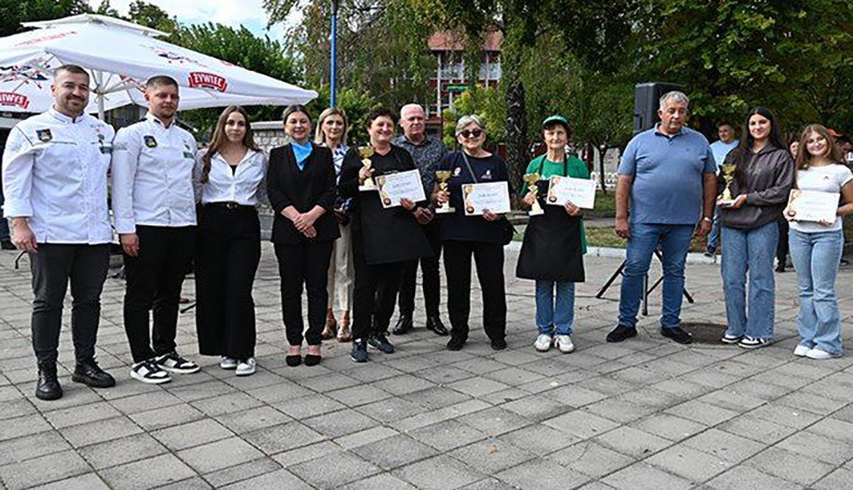 НАЈБОЉА ЈЕЛА У ЦРЕПУЉИ СКУВАЛЕ КОРМАНКЕ И ГРЕДЕТИНКЕ