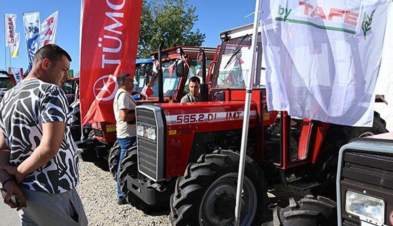 АЛЕКСИНЧАНИ ПОСЕТИЛИ ПОЉОПРИВРЕДНИ САЈАМ У БЈЕЉИНИ