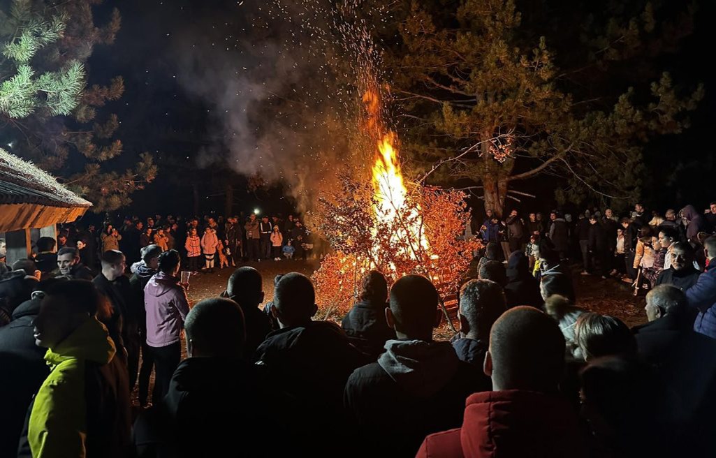 РАСПОРЕД ПАЉЕЊА БАДЊАКА У ЦРКВЕНИМ ХРАМОВИМА У АЛЕКСИНАЧКОЈ ОПШТИНИ