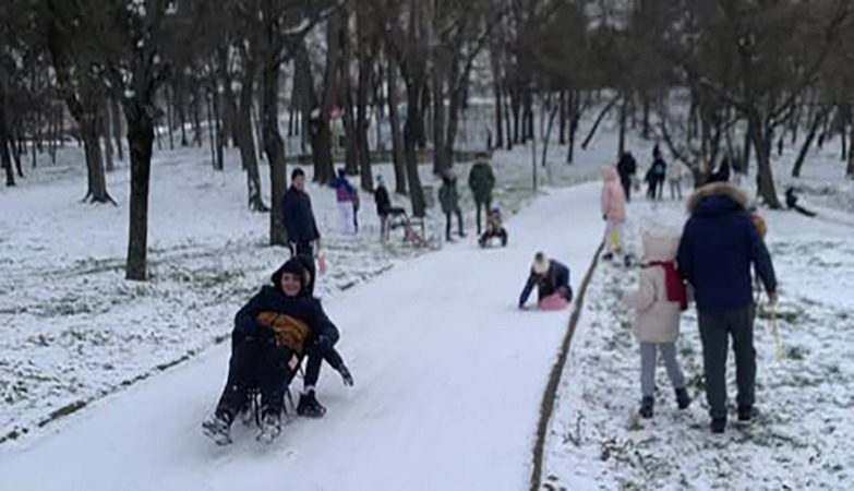 СНЕГ УДАХНУО ЖИВОТ БРЂАНКИ