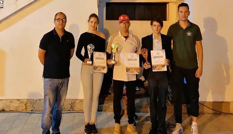 НА ШАХОВСКОМ ТУРНИРУ У СОКОБАЊИ АНАСТАСИЈА ИЗНЕНАДИЛА СТАРИЈЕ КОЛЕГЕ